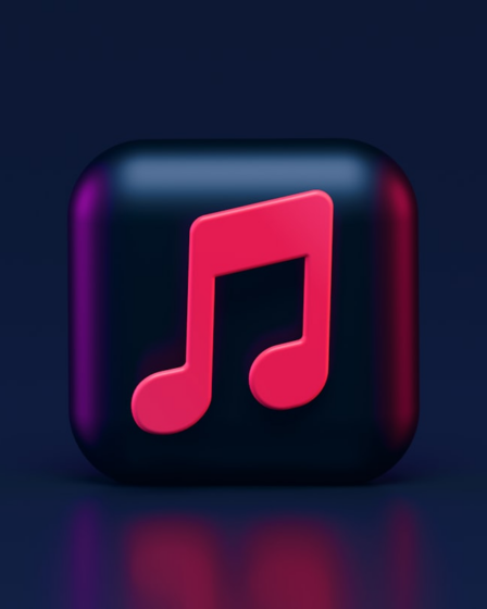 red and white letter b illustration — Foto por Alexander Shatov na Unsplash