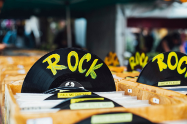 black Rock vinyl disc — Foto por Markus Spiske na Unsplash