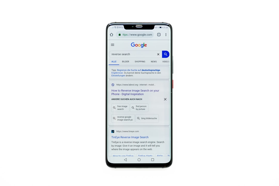 black Android smartphone — Foto por Claudio Schwarz na Unsplash