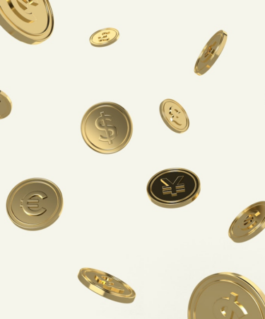 a group of coins — Foto por Allison Saeng na Unsplash
