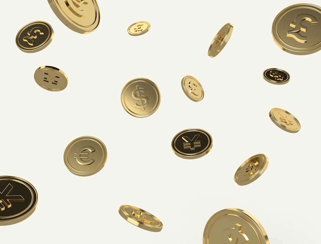 a group of coins — Foto por Allison Saeng na Unsplash