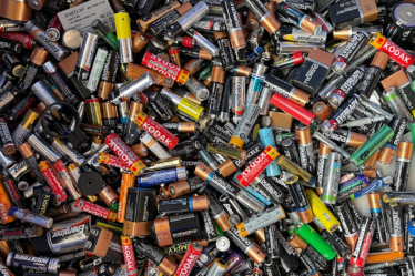 assorted color disposable lighter lot — Foto por John Cameron na Unsplash