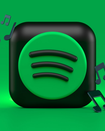green and white logo illustration — Foto por Alexander Shatov na Unsplash