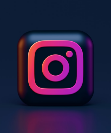 blue and red square logo — Foto por Alexander Shatov na Unsplash
