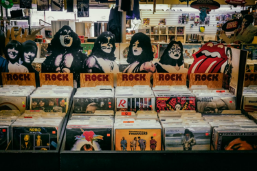 U Kiss store cases — Foto por Mick Haupt na Unsplash